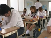 日本教室水手學妹親密關係